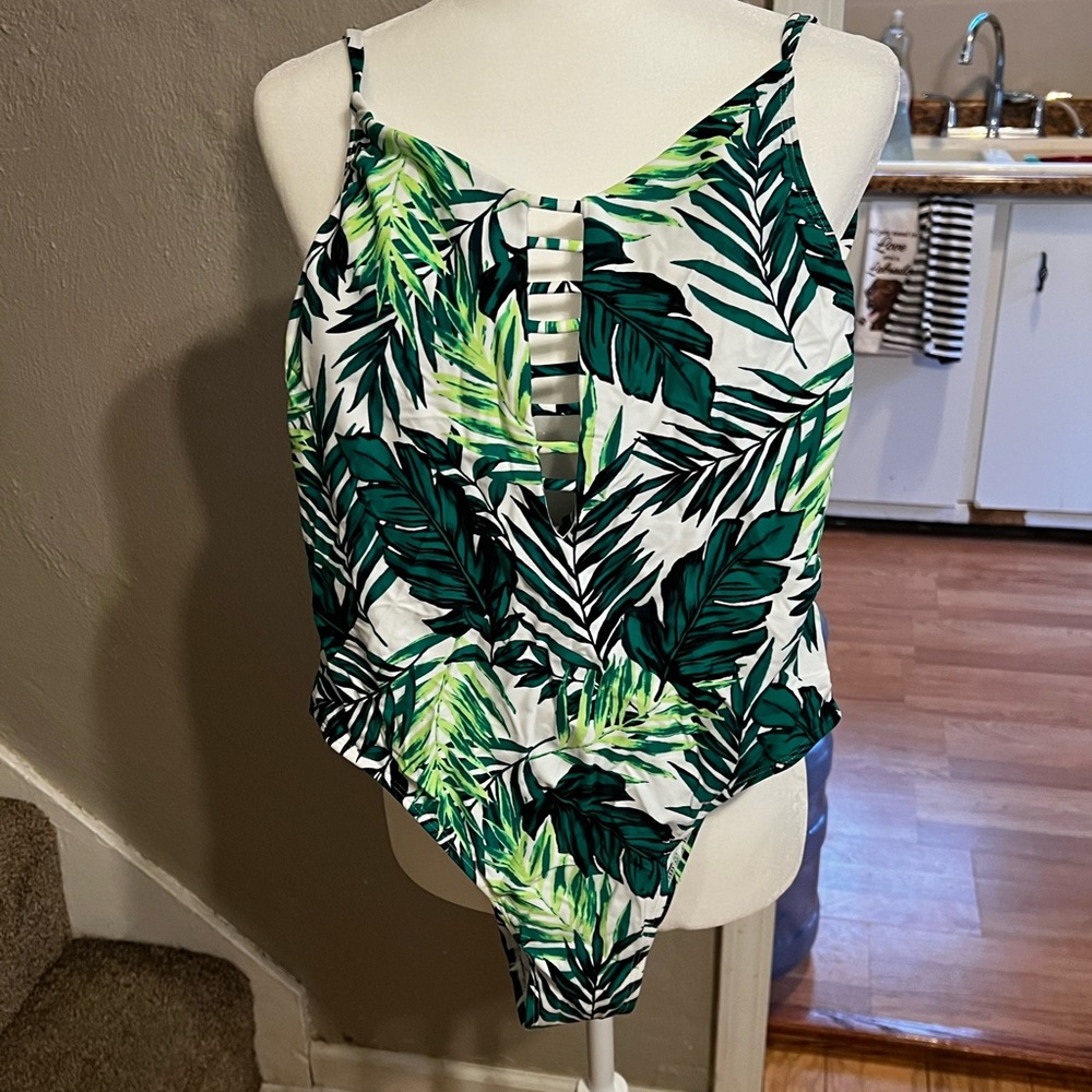 Brand new white&palm print, detailed low cut swim suit.